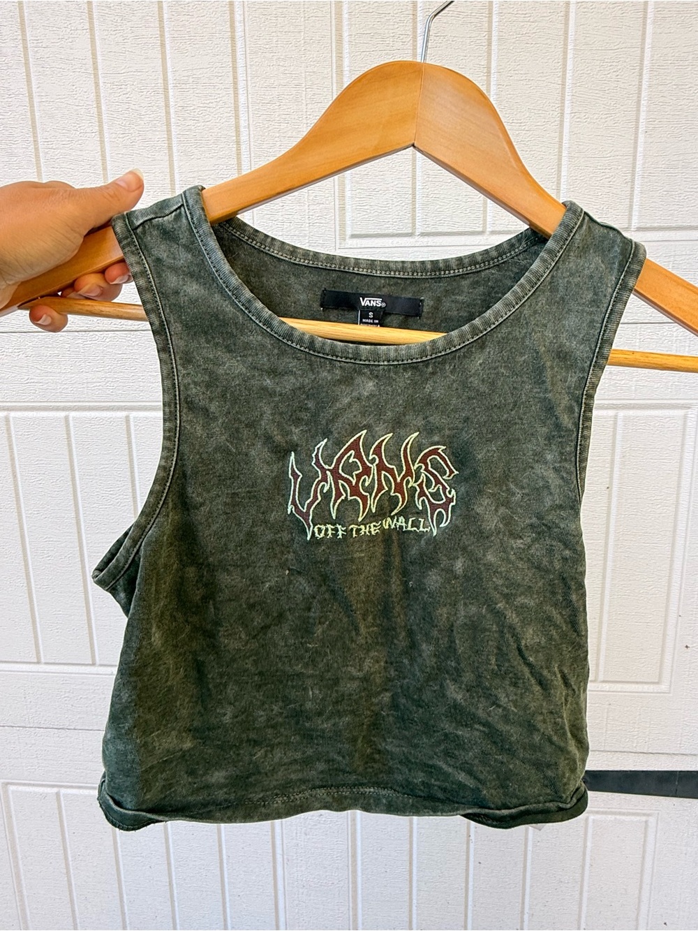 Vans off the wall crop top / small
